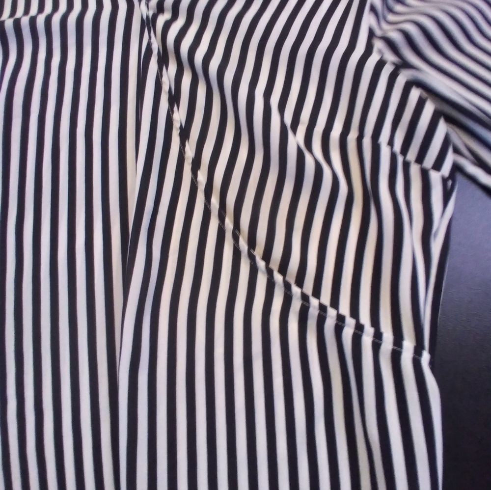 Talbots Black And White Striped Womens Top Size M Side Zip Office Casual - Picture 8 of 9